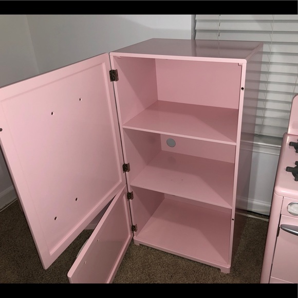 SOLD! PB Kids Pink Retro Kitchen Sink & Icebox Set - Picture 3 of 8